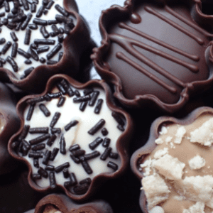 CAVA Y BOMBONES